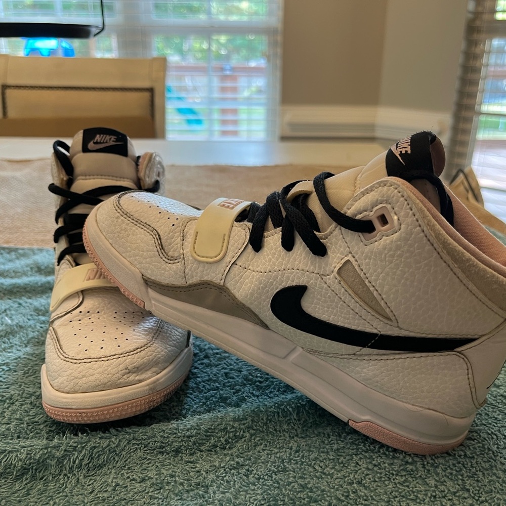 Nike Air Jordan Legacy 312 Youth Size 2
